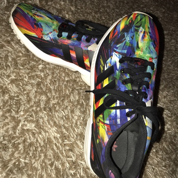 Adidas tennis shoes - Picture 1 of 3